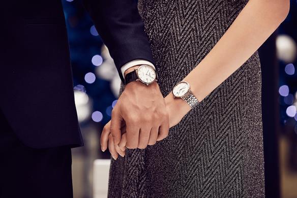 Gửi Lời Yêu Thương Ấm Áp Vào Quà Tặng Giáng Sinh Với Đồng Hồ Longines