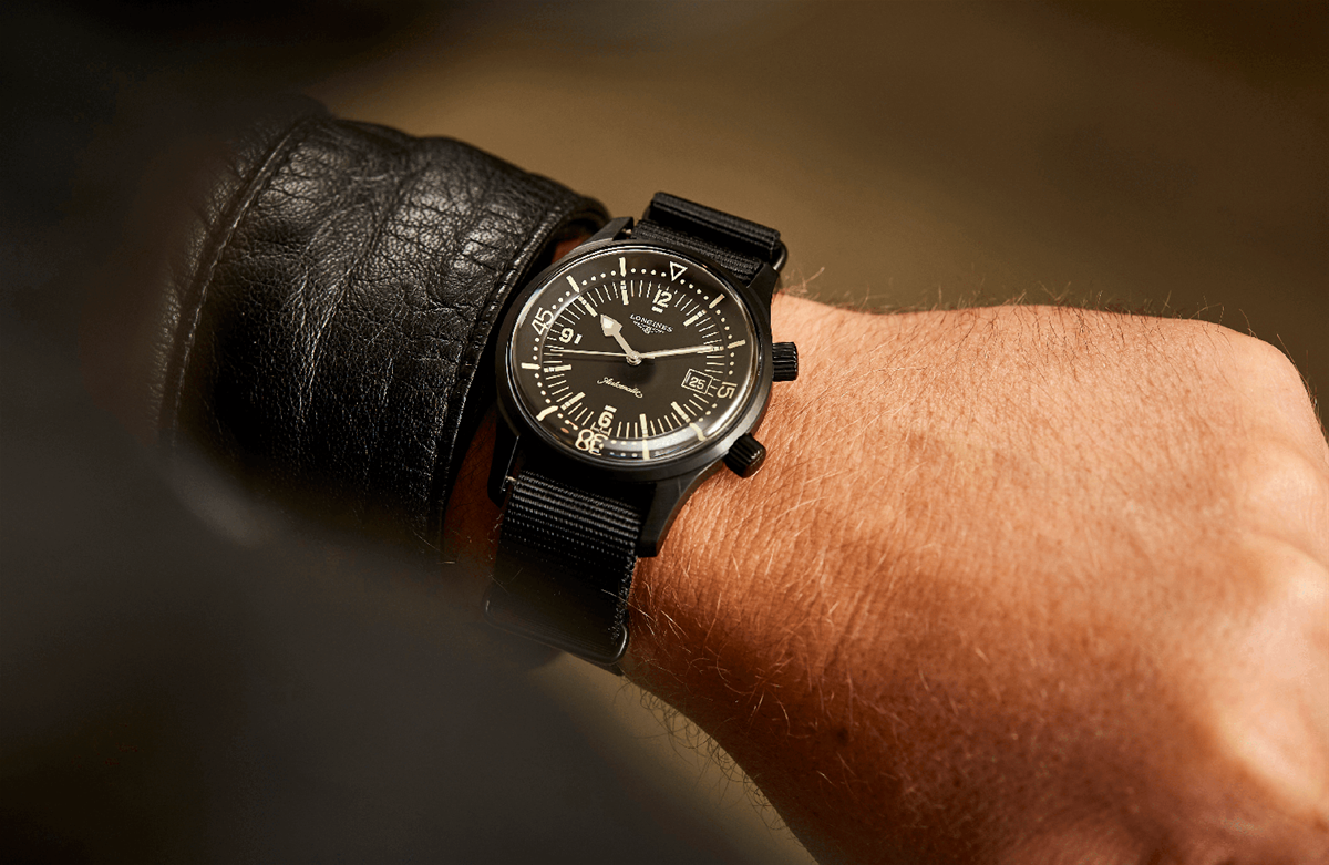 đồng hồ lặn Longines Legend Diver mạ PVD đen nổi tiếng ra mắt vào năm 2018